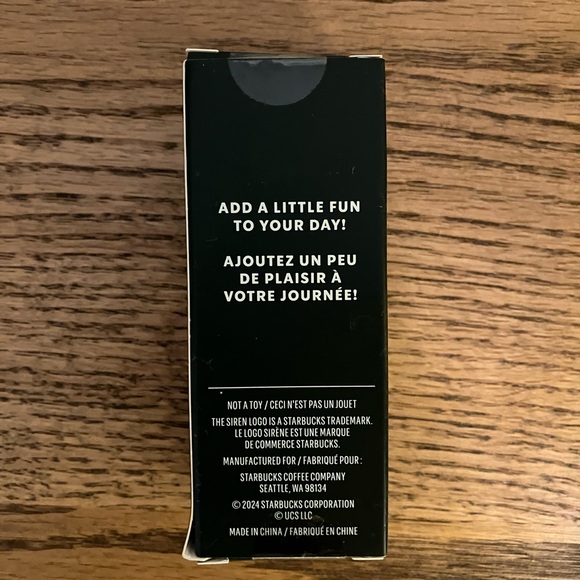 Wicked x Starbucks Cold Cup Key Chain - Picture 2 of 3